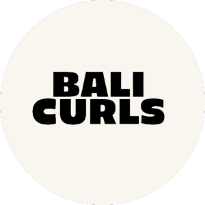 Bali Curls Logo – Klicken, um zur Kollektionsseite für Bali Curls Haarpflegeprodukte zu gelangen