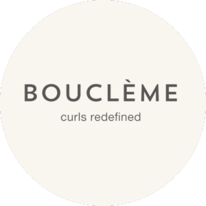 Bouclème Logo – Klicken, um zur Kollektionsseite für Bouclème Haarpflegeprodukte zu gelangen